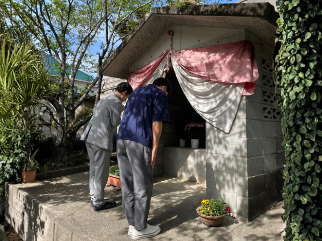 地蔵参拝の様子